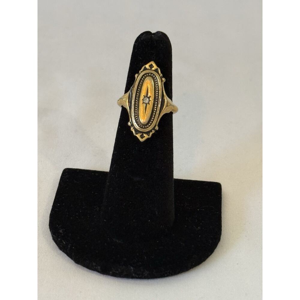 Small Sized Vintage Avon Gold Tone Kensington Ring with Spacer Size 4